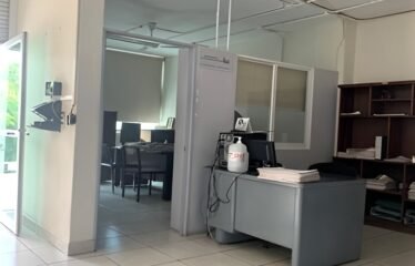 Edificio de Oficinas en Venta en Oaxaca de 3 Niveles, Oportunidad de Inversión