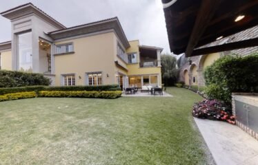 Casa en Venta en La Toscana en Bosques de las Lomas.