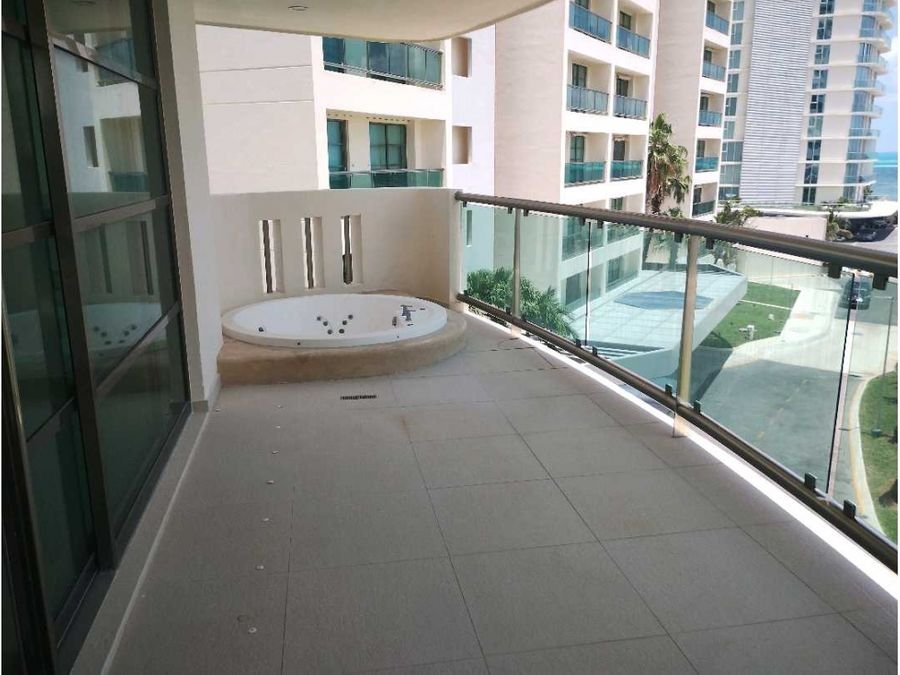 Departamento de Lujo en Puerto Cancún 260 m², 3 recámaras, vista al mar y amenidades premium