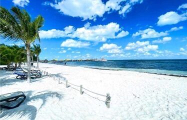 Departamento en Venta en Puerto Juárez Frente al Mar en Cancún !