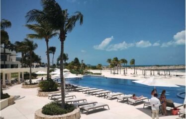 Departamento de Lujo en Puerto Cancún 260 m², 3 recámaras, vista al mar y amenidades premium