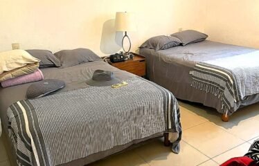 Departamento Amueblado en Venta en Zona Diamante Acapulco 98 m2 con terraza y amenidades