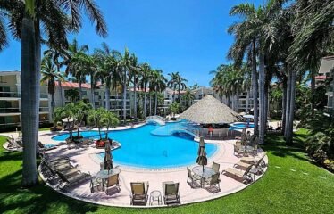 Departamento Amueblado en Venta en Zona Diamante Acapulco 98 m2 con terraza y amenidades