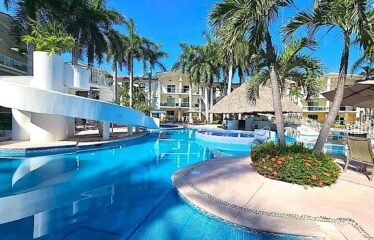 Departamento Amueblado en Venta en Zona Diamante Acapulco 98 m2 con terraza y amenidades